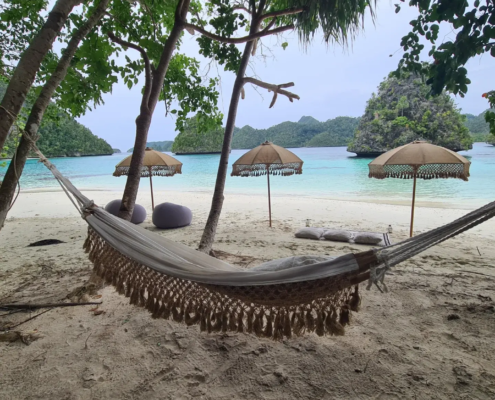 ANNE-BONNY-BEACH-2