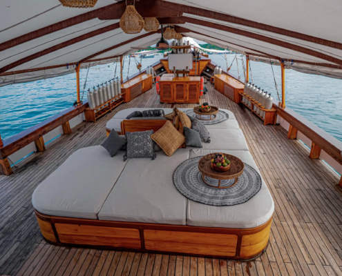 Anne-Bonny-Deck-2-scaled
