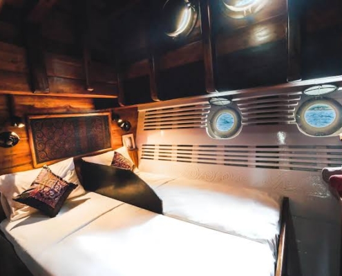 Calico Jack Cabin twin divider