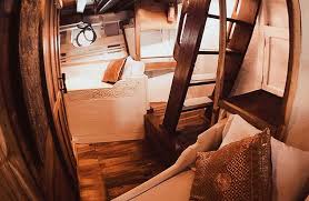 Calico Jack twin cabin