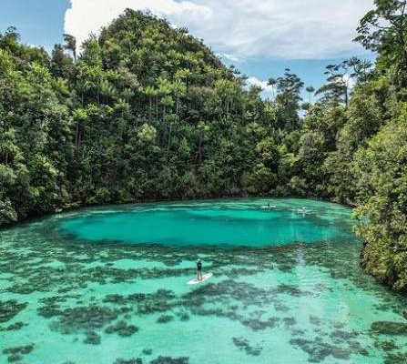 Misool Secret lagoon
